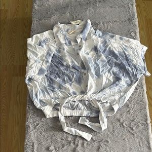 Aeropostale Blue and White Tie-Dye Women's Top